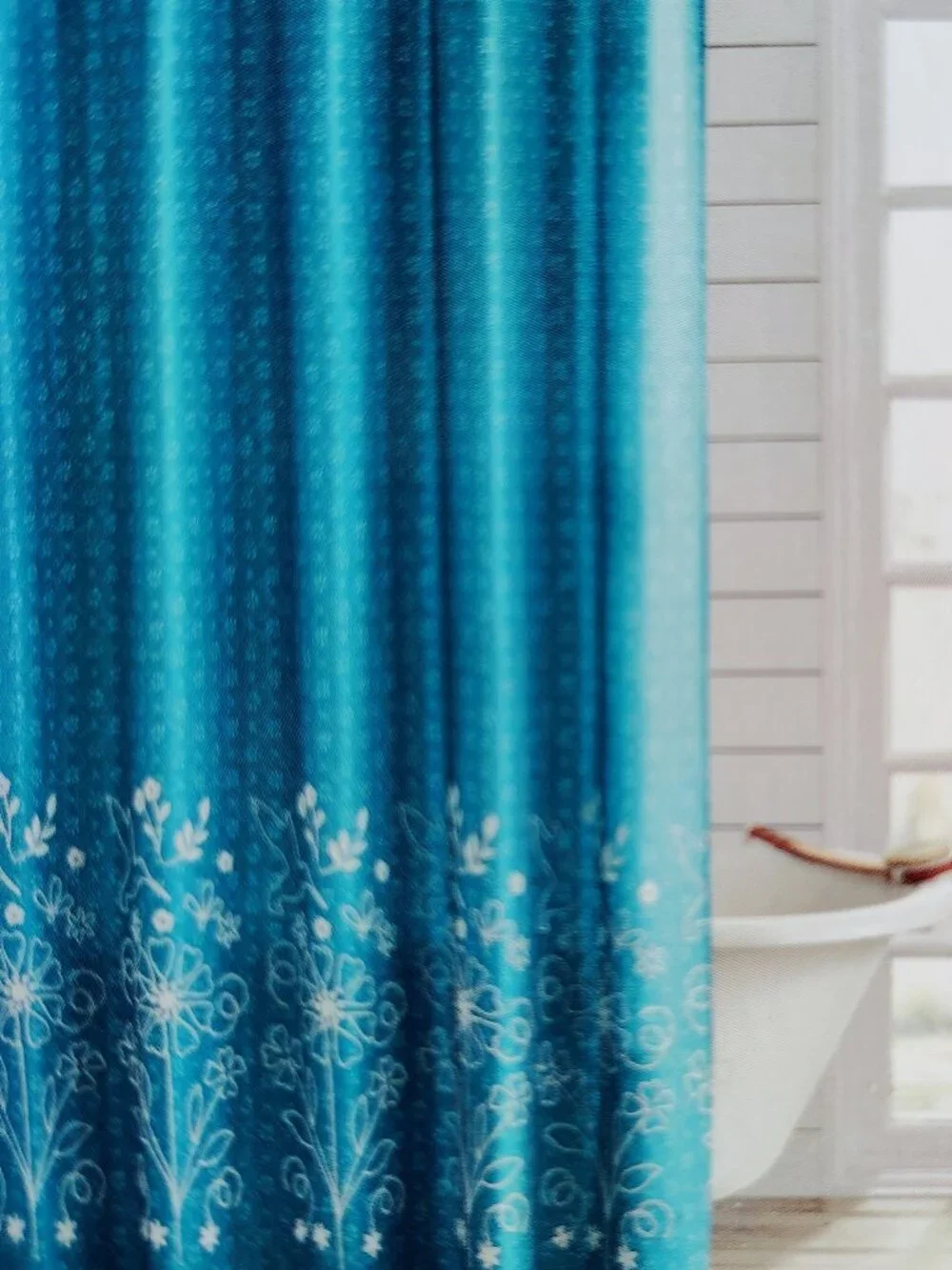 Brand new The Pioneer Woman Mazie shower curtain in teal and white